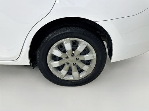 Used 2015 Toyota Corolla LE image 29