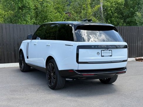 Certified 2025 Land Rover Range Rover SE AWD/4WD image 3