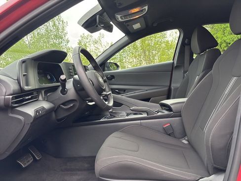 Certified 2025 Hyundai Elantra Sport FWD image 10