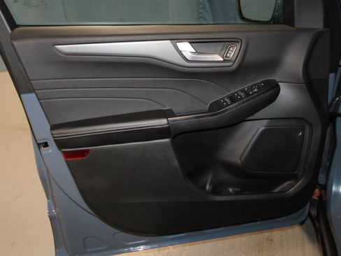 Used 2025 Ford Escape SE FWD image 5