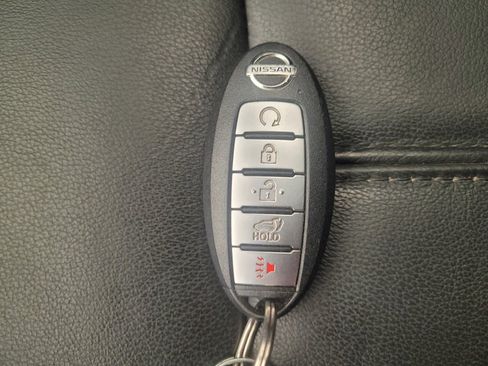 Used 2020 Nissan Pathfinder SL AWD/4WD image 32