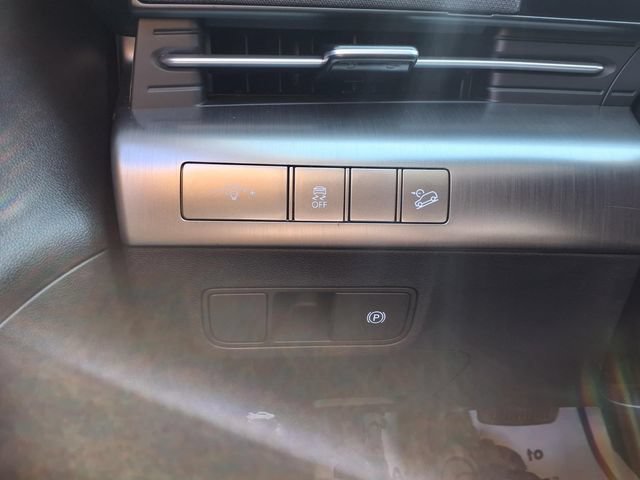 Used 2025 Hyundai Kona SEL FWD image 32