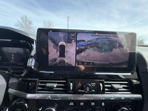 New 2026 Nissan Pathfinder SL w/ SL Premium Package AWD/4WD image 17