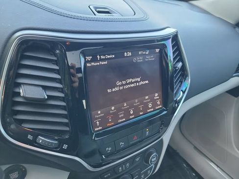 Used 2021 Jeep Cherokee Limited w/ Elite Package AWD/4WD image 28