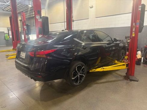 Used 2023 Nissan Altima 2.5 SR w/ SR Premium Package FWD image 7