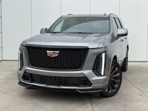 Used 2025 Cadillac Escalade V AWD/4WD image 1