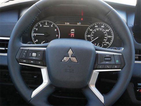 New 2026 Mitsubishi Outlander Trail Edition AWD/4WD image 8
