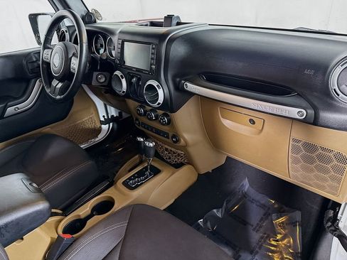 Used 2014 Jeep Wrangler Rubicon w/ Power Convenience Group image 30