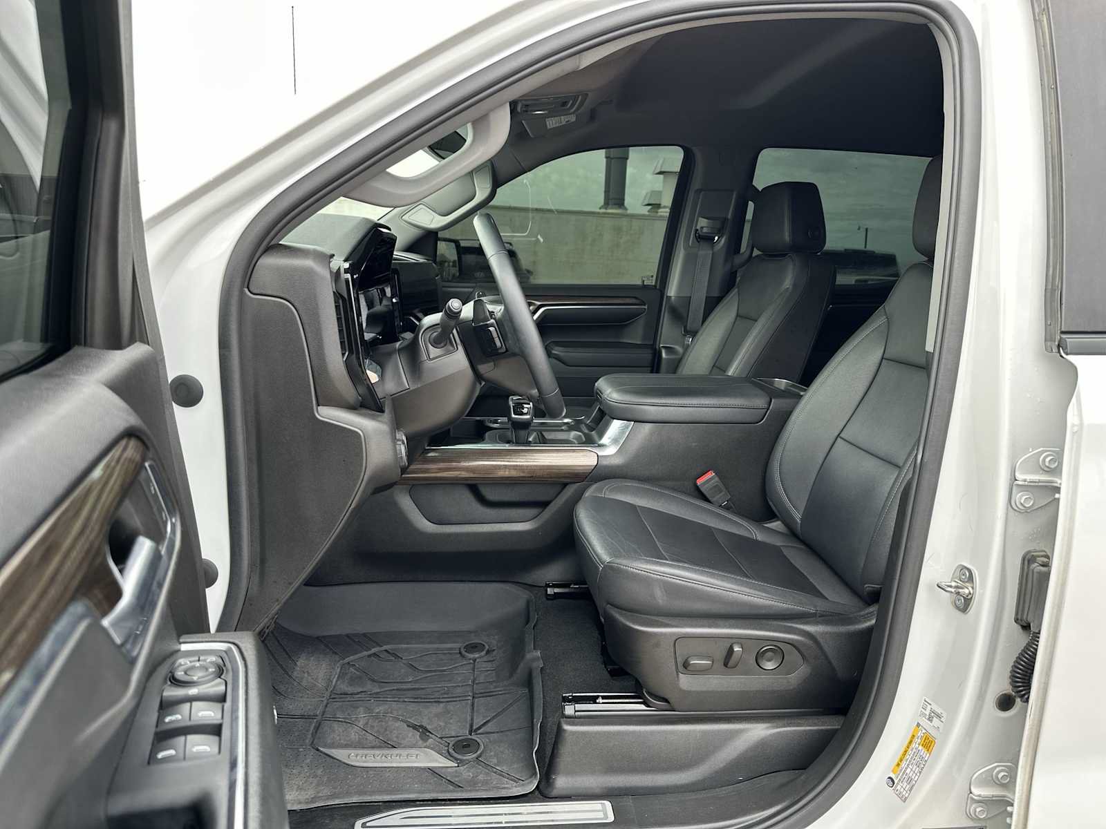 Used 2024 Chevrolet Silverado 1500 RST w/ Convenience Package II AWD/4WD image 10