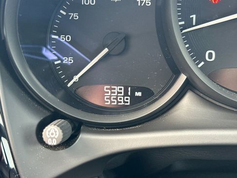 Used 2025 Porsche Macan image 25