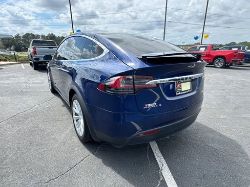 Used 2018 Tesla Model X image 8
