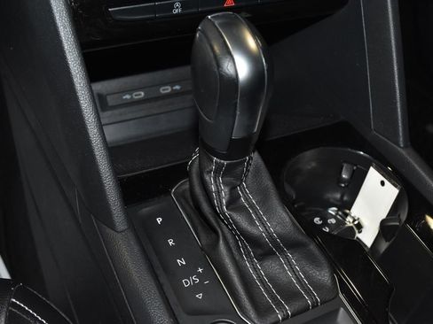 Used 2023 Volkswagen Atlas SE image 17