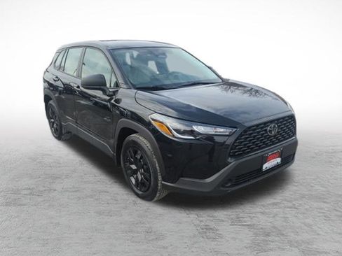 Used 2023 Toyota Corolla Cross L image 3