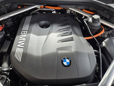 New 2026 BMW X5 xDrive50e w/ Executive Package image 32
