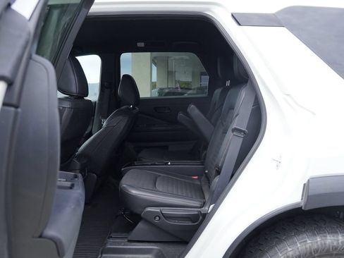 Used 2024 Nissan Pathfinder Rock Creek AWD/4WD image 19