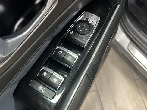 Used 2025 Kia Sorento SX Prestige AWD/4WD image 22