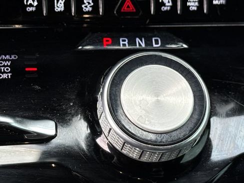 Used 2023 Jeep Wagoneer L Series II AWD/4WD image 34