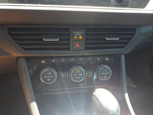 Used 2019 Volkswagen Jetta SEL Premium FWD image 22