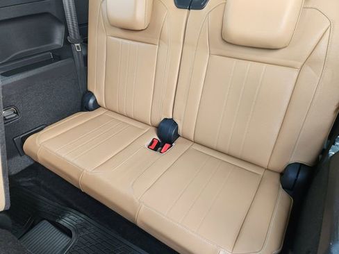 Used 2024 Volkswagen Tiguan SE R-Line FWD image 32