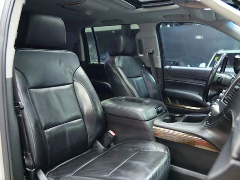 Used 2016 Chevrolet Suburban LT image 21