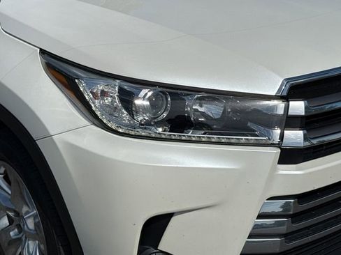 Used 2019 Toyota Highlander Limited AWD/4WD image 12