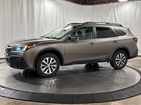 Used 2022 Subaru Outback Premium AWD/4WD image 1