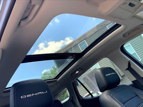 Used 2022 GMC Terrain Denali w/ Black Diamond Edition AWD/4WD image 28