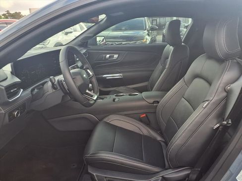 Used 2025 Ford Mustang GT Premium RWD image 17