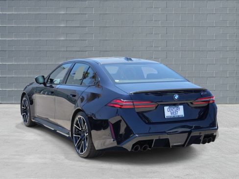 Used 2025 BMW M5 w/ Carbon Package AWD/4WD image 3