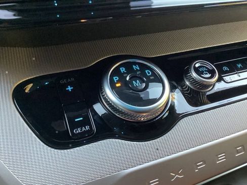 New 2025 Ford Expedition Active image 72