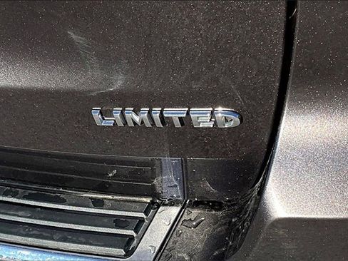 Used 2019 Jeep Grand Cherokee Limited w/ Trailer Tow Group IV image 24