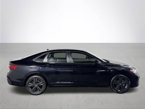 Certified 2024 Volkswagen Jetta SE image 6