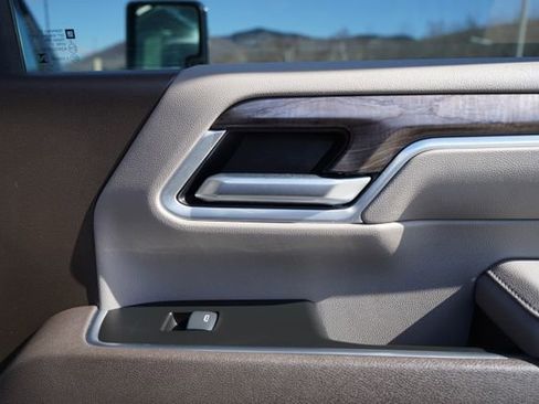 Used 2025 Chevrolet Silverado 2500 LTZ w/ LTZ Premium Package image 70