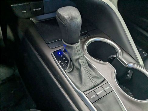 Used 2022 Toyota Camry LE w/ Convenience Package FWD image 25