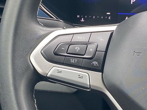 Certified 2023 Volkswagen Taos SE w/ Panoramic Sunroof Package AWD/4WD image 6