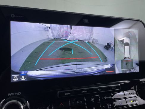 Used 2021 Toyota Highlander Platinum image 16