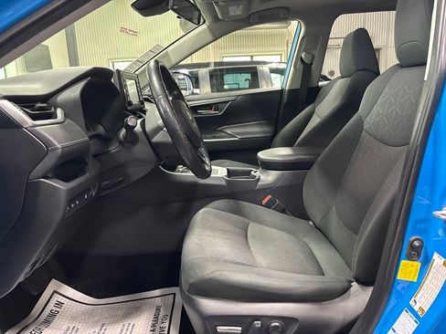 Used 2019 Toyota RAV4 XLE w/ Convenience Package AWD/4WD image 14