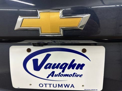Used 2018 Chevrolet Equinox Premier AWD/4WD image 16