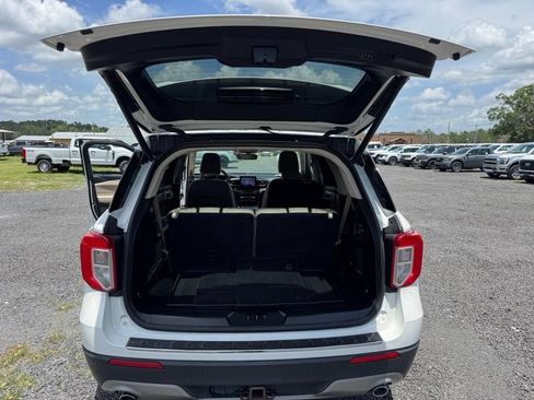 Certified 2022 Ford Explorer Limited w/ Equipment Group 301A RWD image 33