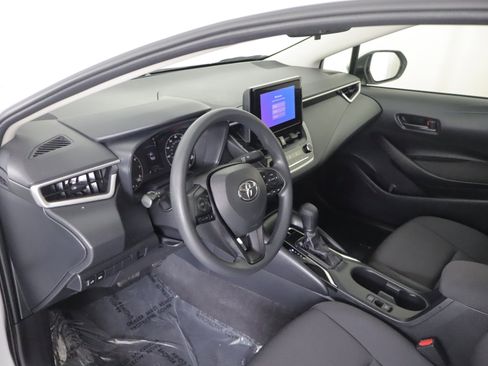 Used 2023 Toyota Corolla LE w/ Carpet Mat Package (TMS) FWD image 9