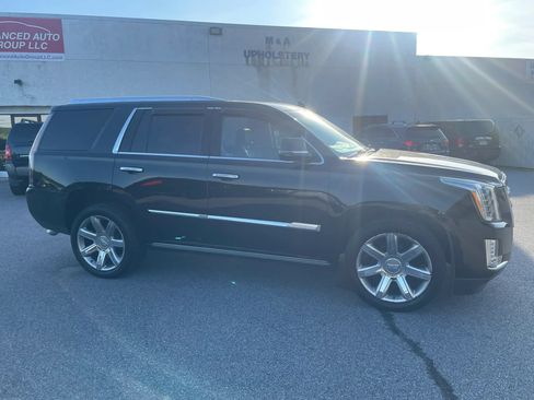 Used 2016 Cadillac Escalade Premium AWD/4WD image 6