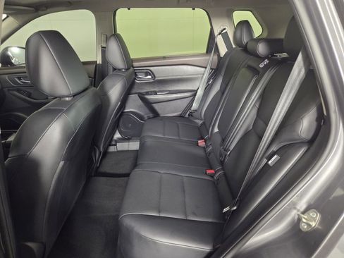 Used 2023 Nissan Rogue SV w/ SV Premium B Package FWD image 24