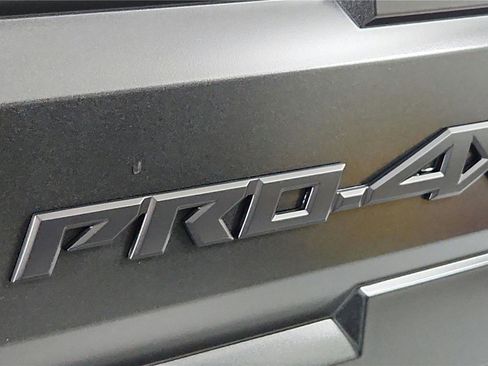 New 2025 Nissan Frontier PRO-4X image 25