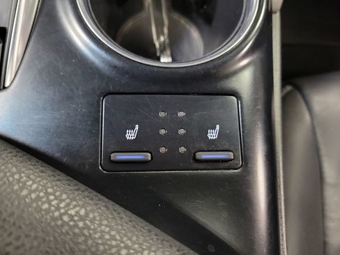 Used 2018 Toyota Camry XSE FWD image 16
