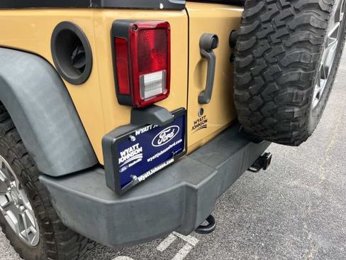 Used 2014 Jeep Wrangler Unlimited Sport w/ Quick Order Package 24S AWD/4WD image 12