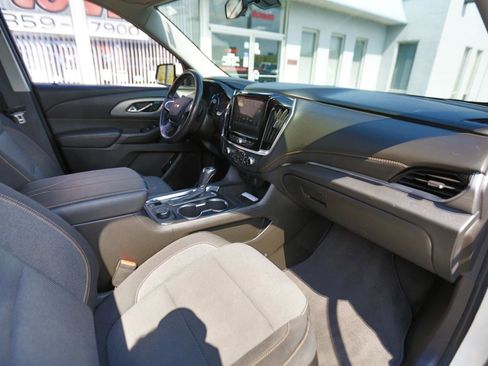 Used 2019 Chevrolet Traverse LT FWD image 15