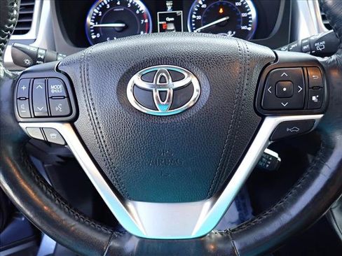 Used 2015 Toyota Highlander Limited Platinum AWD/4WD image 21
