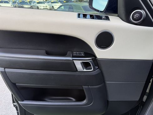 Used 2019 Land Rover Range Rover Sport HSE image 26