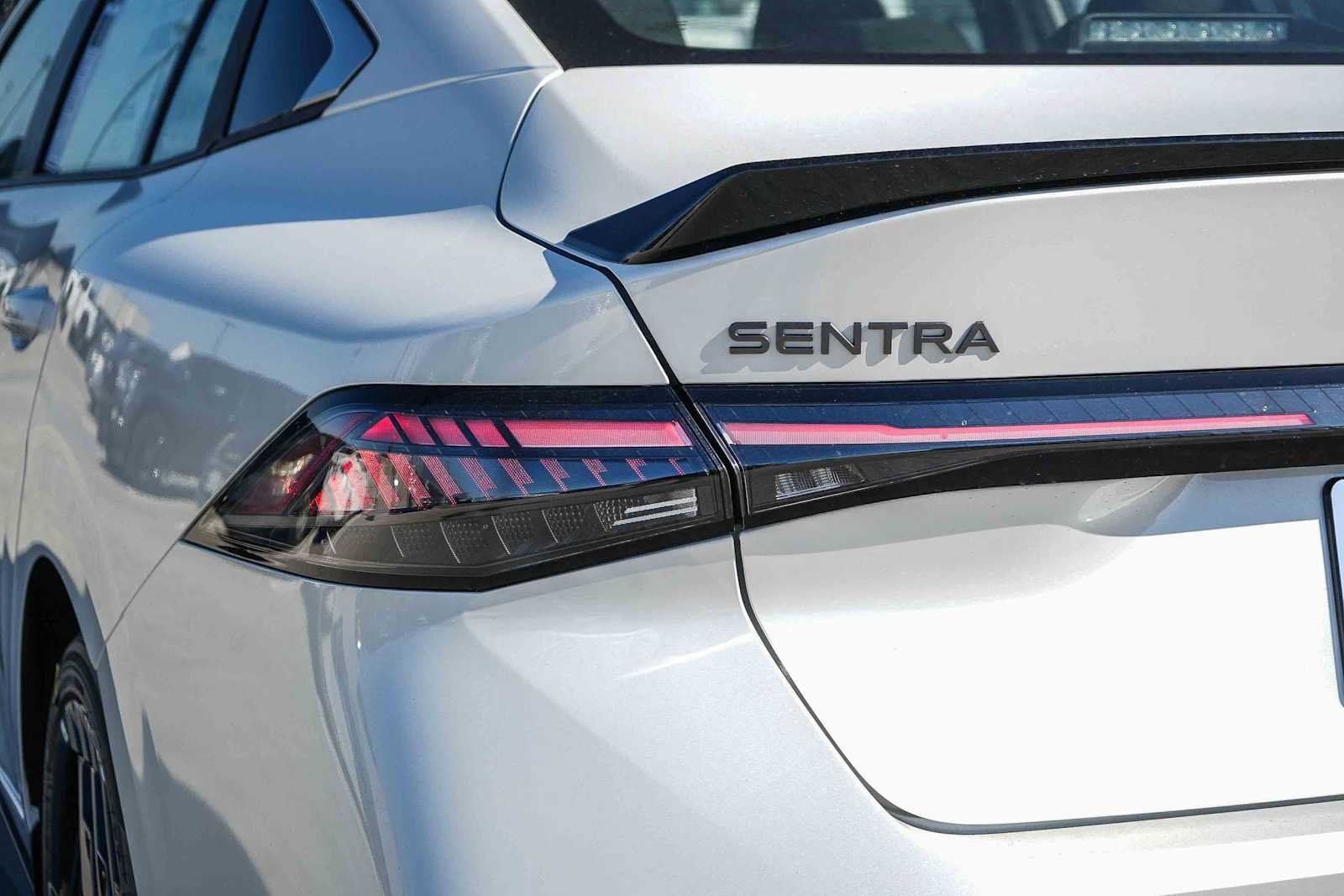 New 2027 Nissan Sentra SR w/ Floor Mat Package FWD image 9