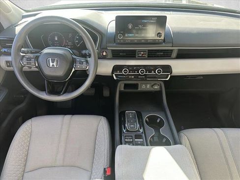 Used 2023 Honda Pilot LX image 25